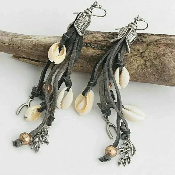 Shell Charm Earrings Cowrie Boho Leather Silver - Picture 1 of 10